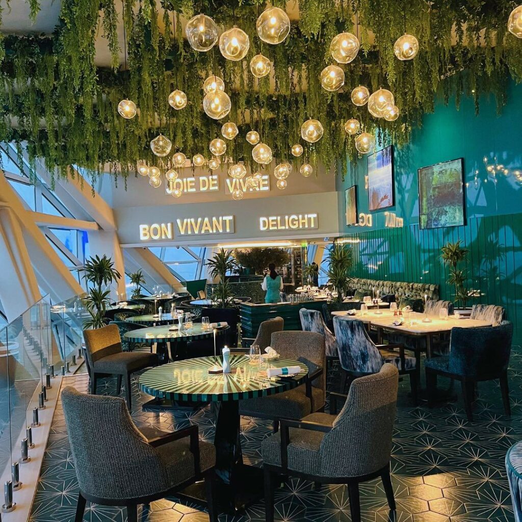 Abu Dhabi Nightlife Ray's Bar