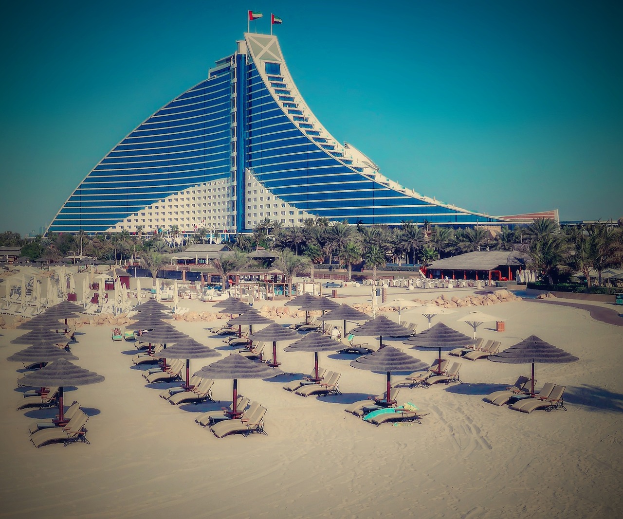 10 Best Beach Clubs Dubai [+2024's Exciting New Openings] artandthensome