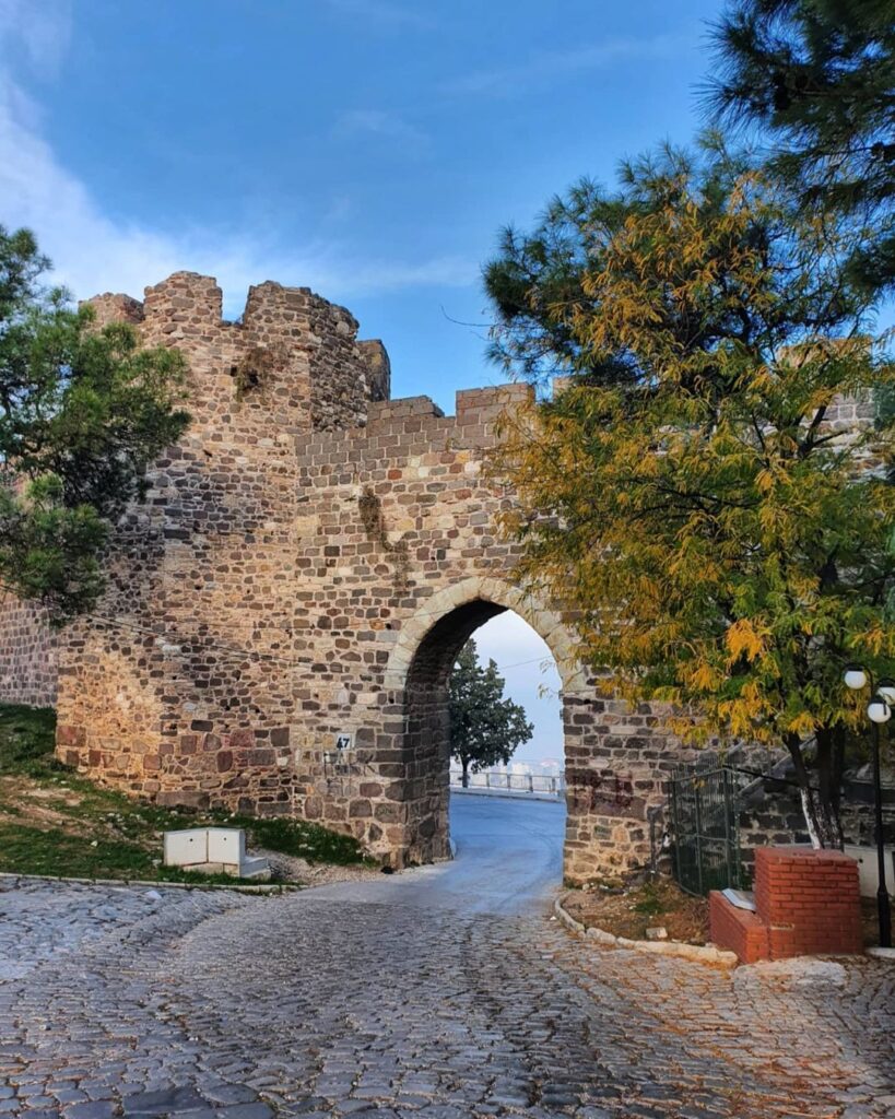 Places To Visit In Izmir Kadifekale Castle