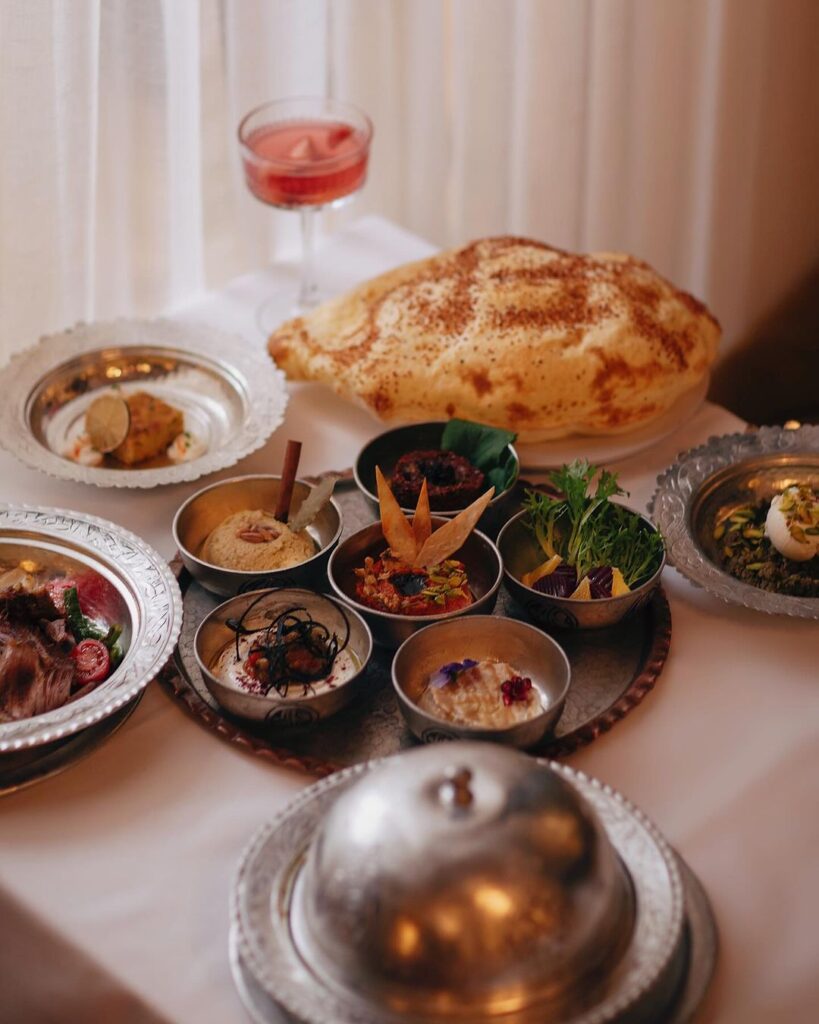 Deraliye Restaurant In Sultanahmet Istanbul