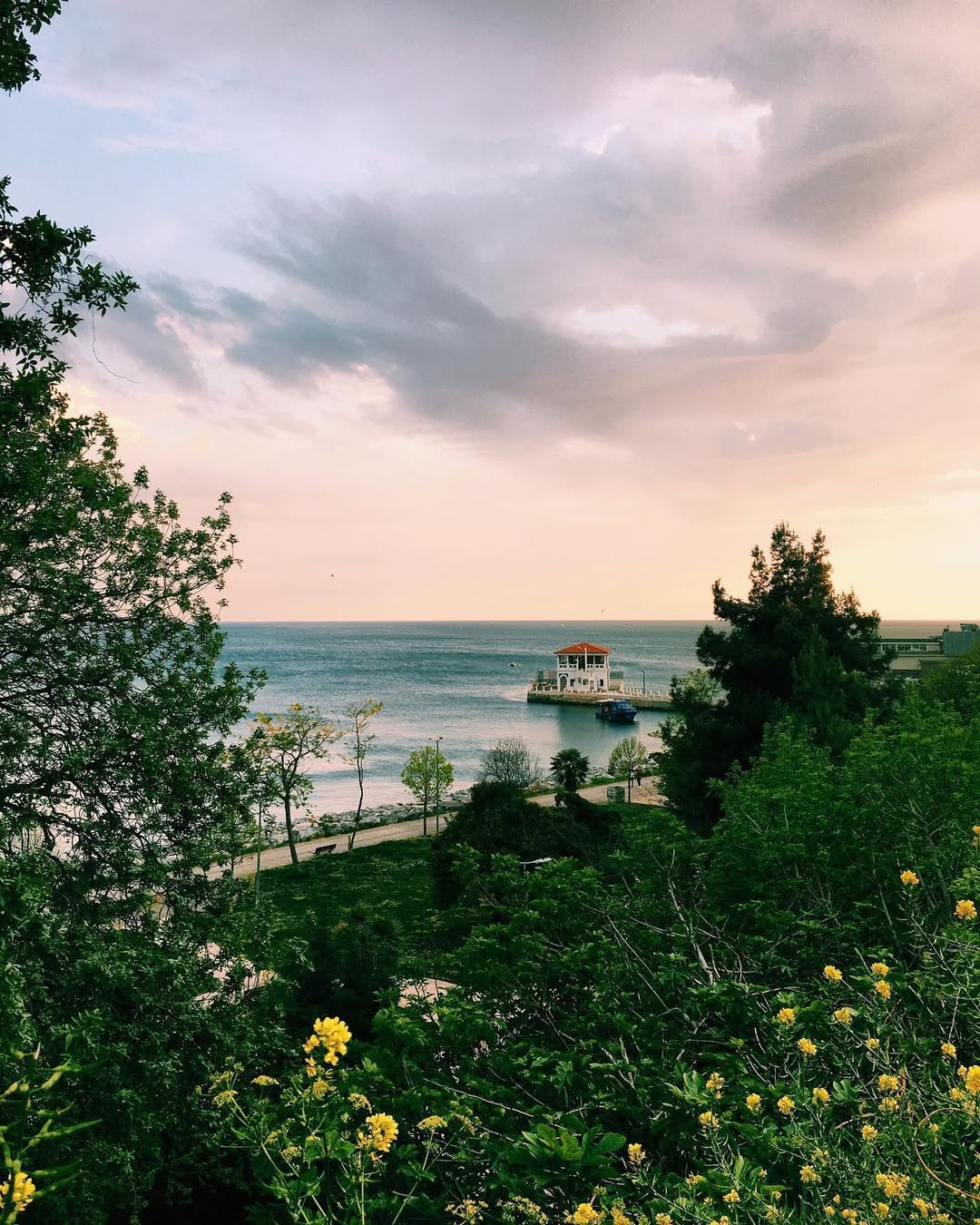 Moda Beach Kadikoy Istanbul