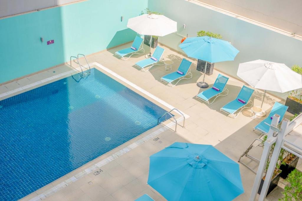 swimming pool at Premier Inn Abu Dhabi Capital Centre