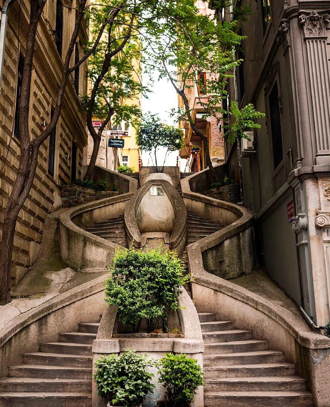 Kamondo Stairs