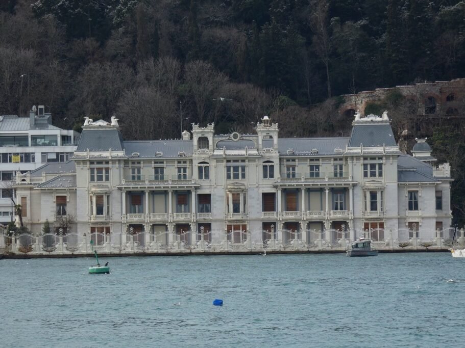 Valide Paşa Mansion