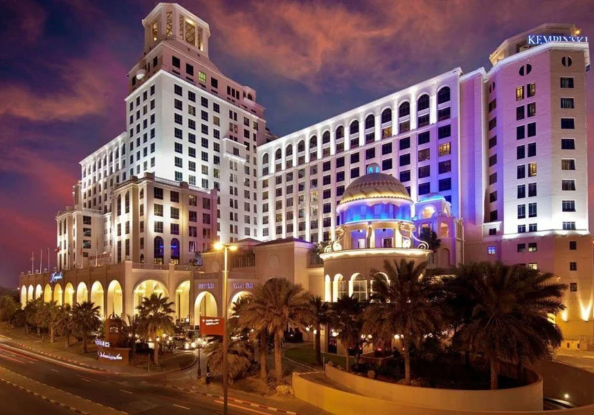  Mall of the Emirates
