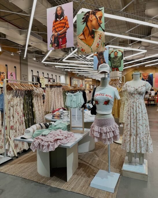 Shopping in Dubai in Urban Outfitters