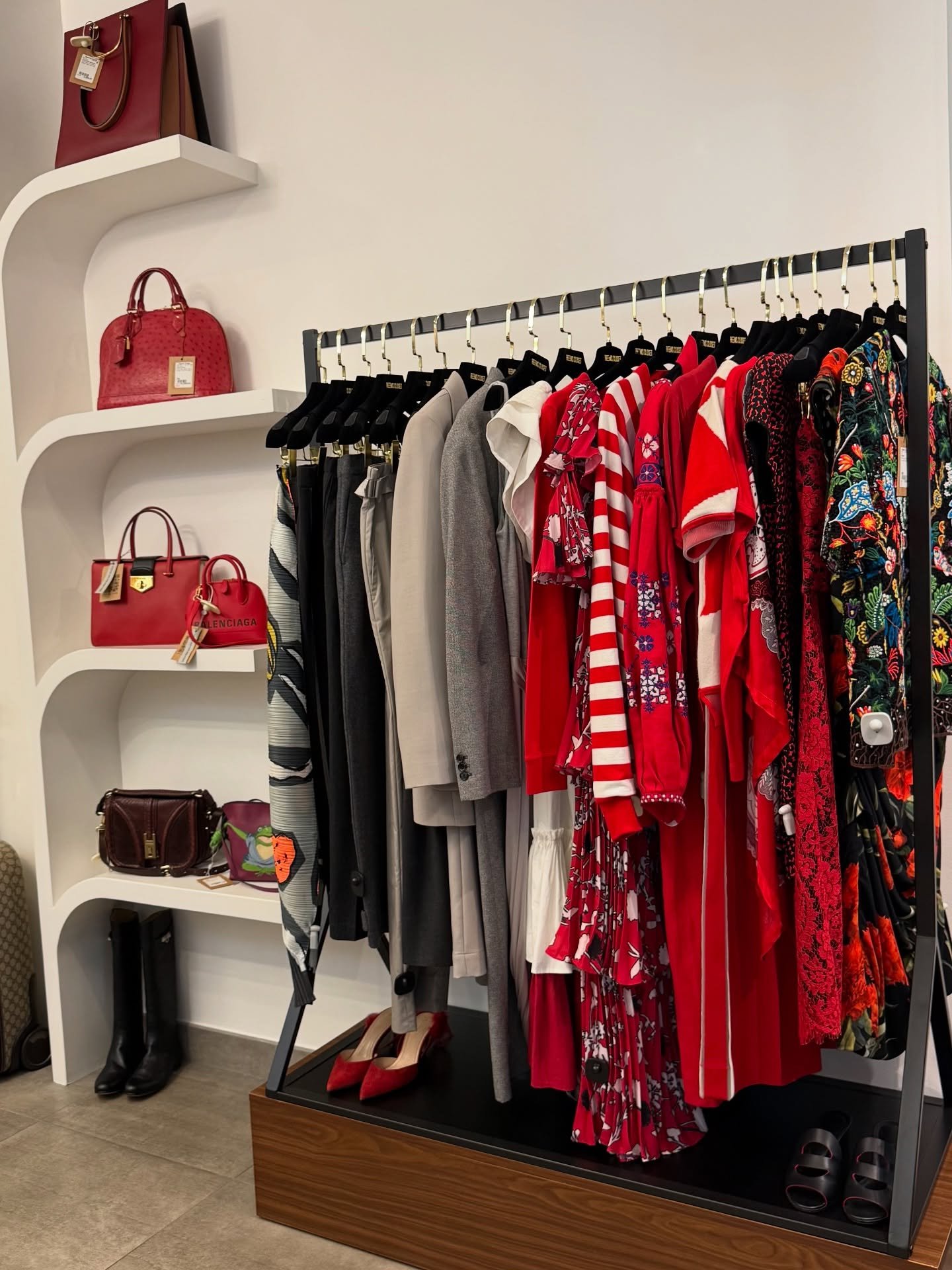Shopping in Dubai in Reem’s Closet