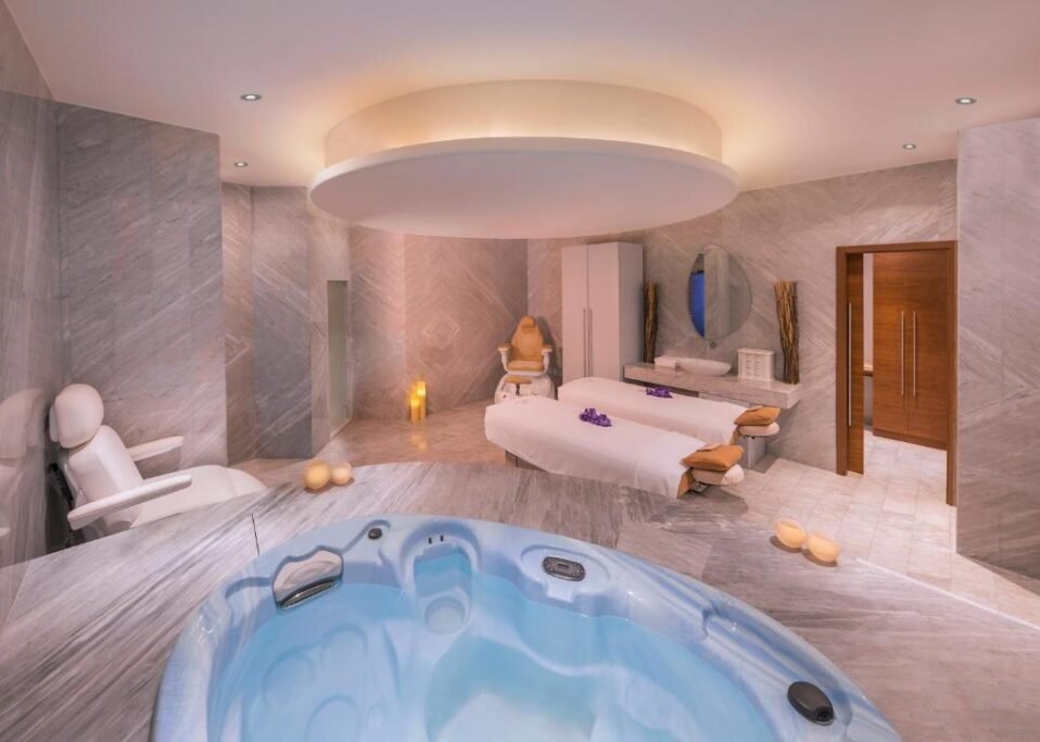The Retreat Palm Dubai – MGallery Dubai