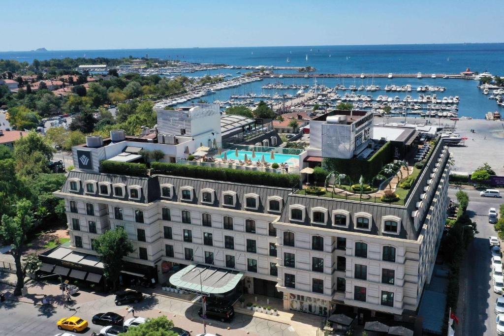 Wyndham Grand Istanbul Kalamış Marina Hotel Moda Istanbul

