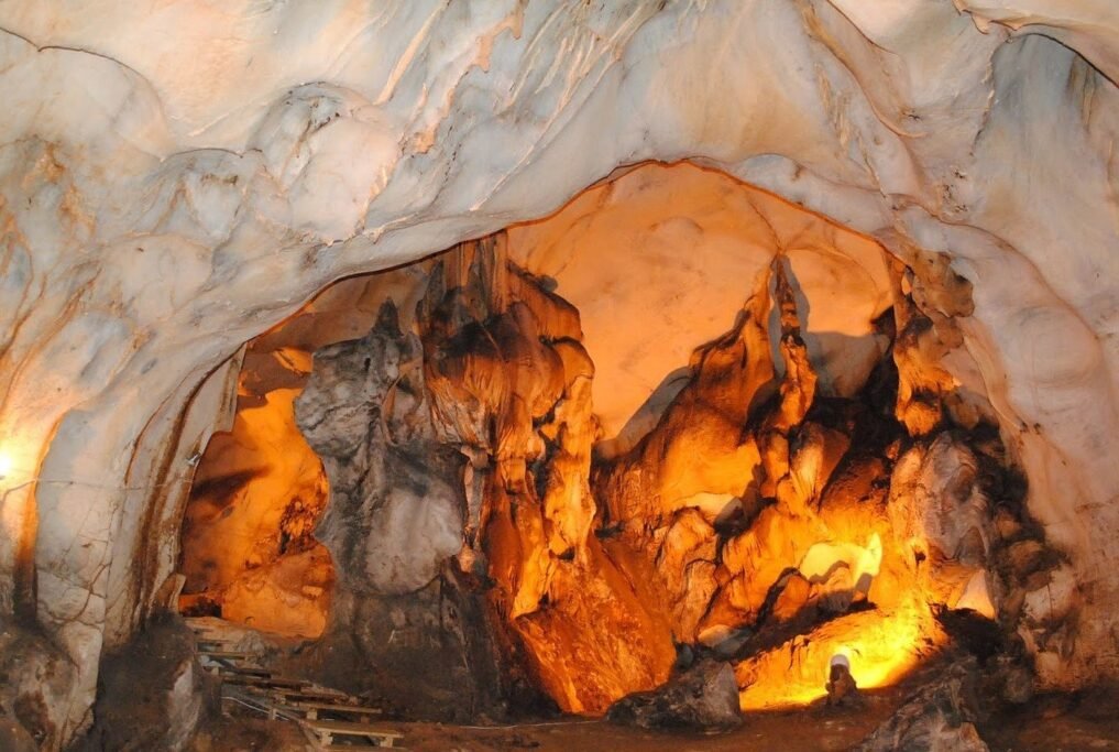 Yalan Dünya Cave Antalya