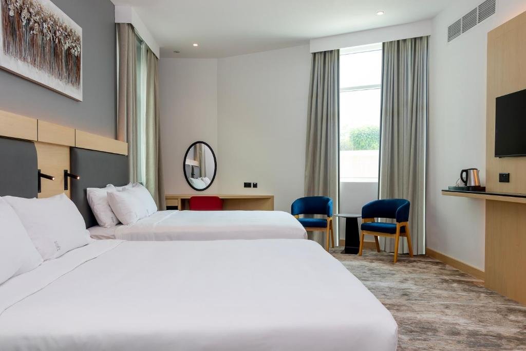 Holiday Inn Express Dubai Airport (DXB / Garhoud)