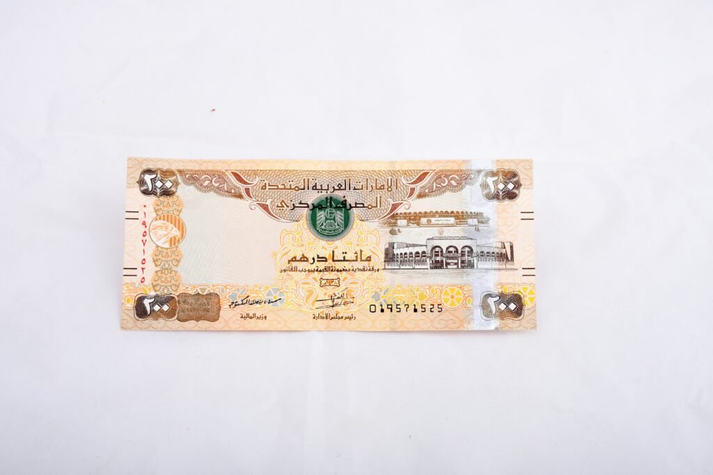 Dirham note in Dubai