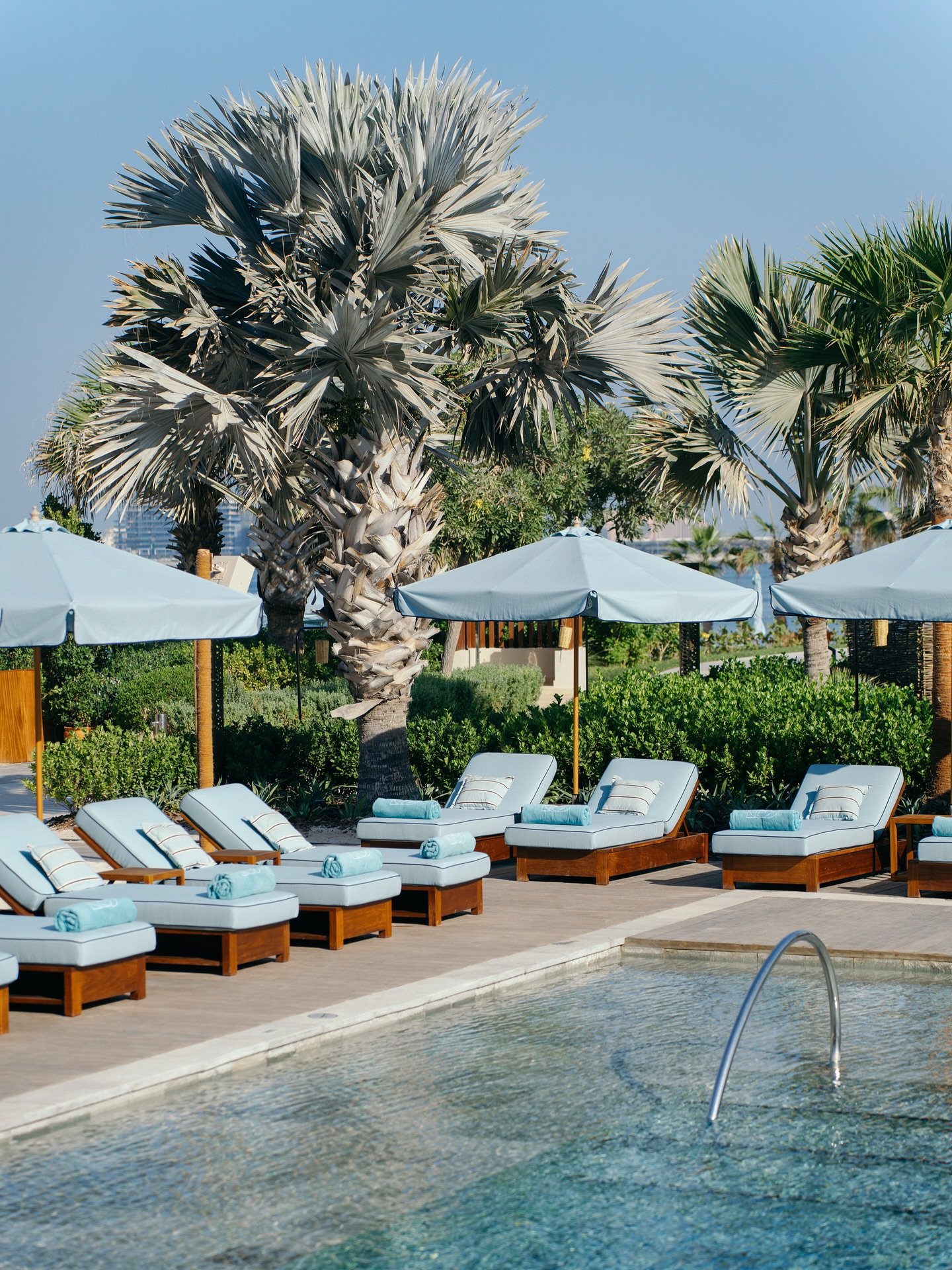 La Cantine Beach — Bluewaters