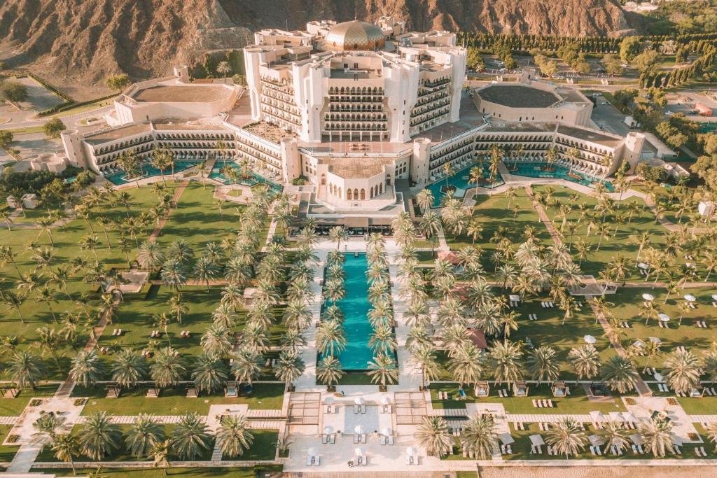 Al Bustan Palace, a Ritz-Carlton Hotel (Muttrah Beach)