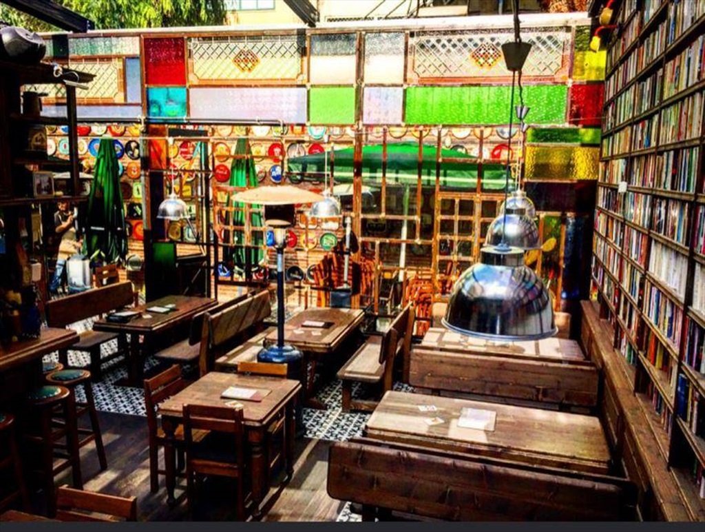 Varuna Gezgin Cafe Del Mundo Izmir