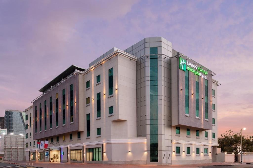 Holiday Inn Express Dubai Safa Park budget hotel room