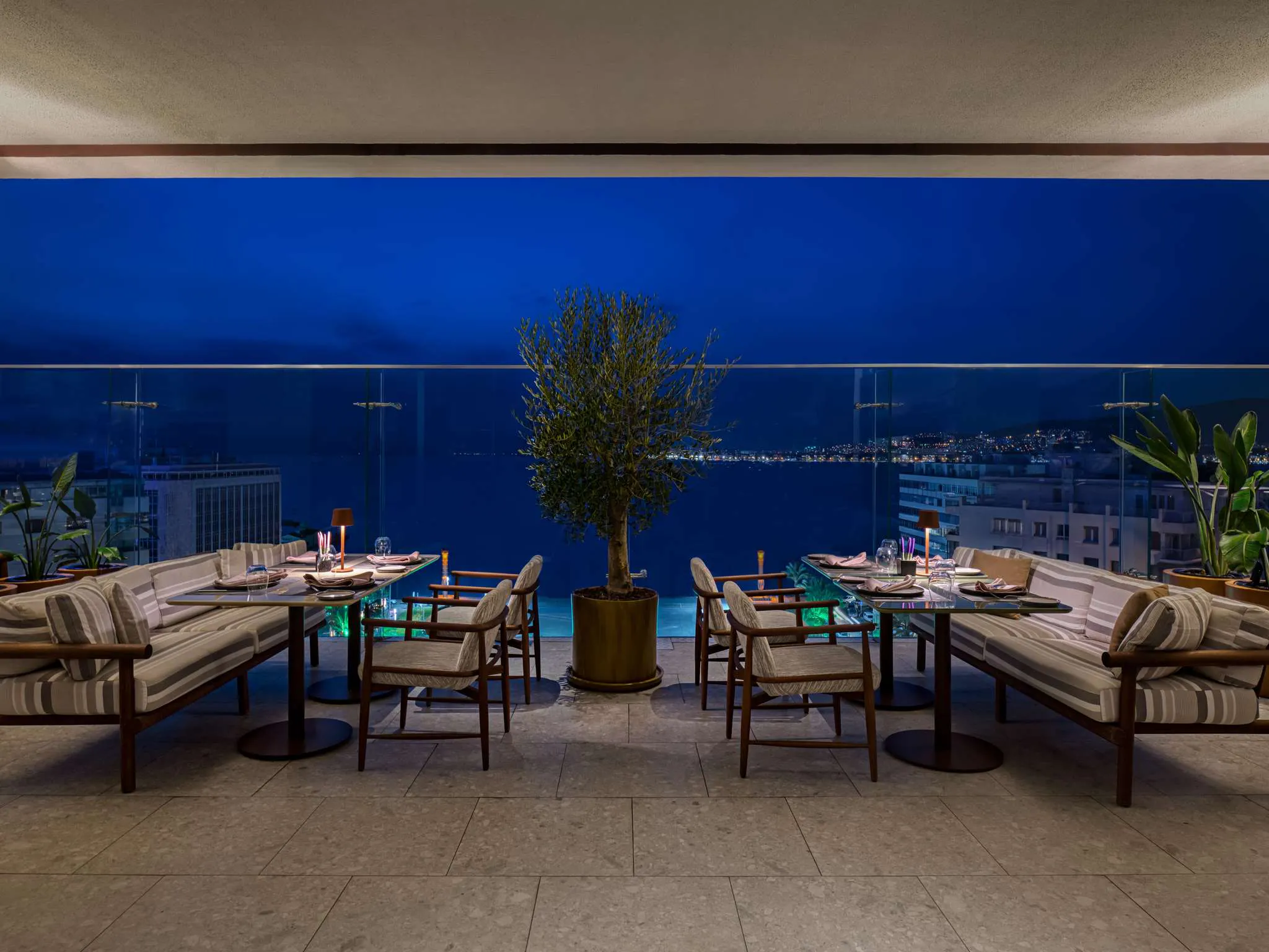 Sky Bar (Swissotel Grand Efes) in Izmir