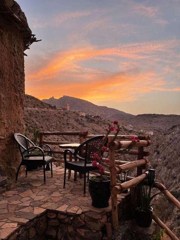 The gorgeous cliff guesthouse in Al Jabal Al Akhdar 