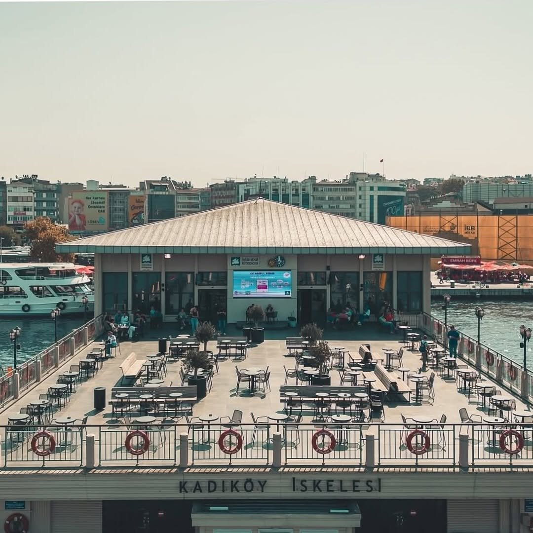 İstanbul Kitapçısı with thoughtful cultural gifts