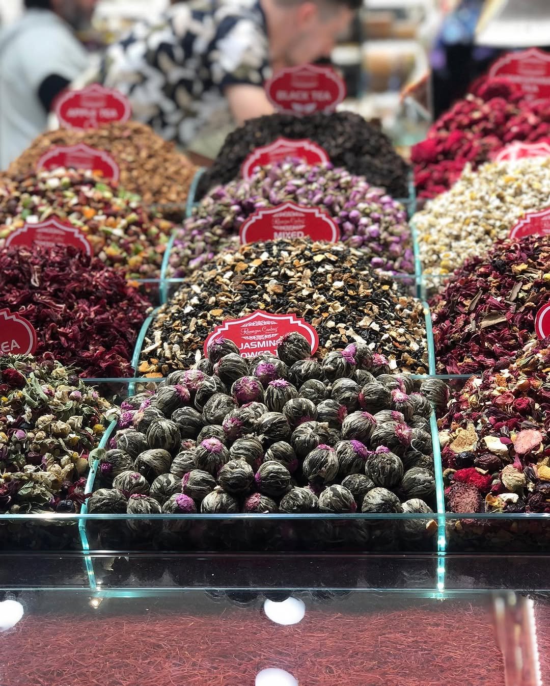 Galata gift shop with tea