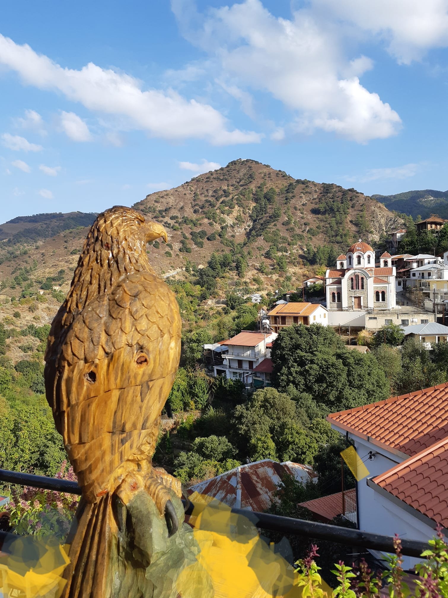 Cafe Kyriakides Moutoullas near Kalopanayiotis with mountain views and outdoor seating