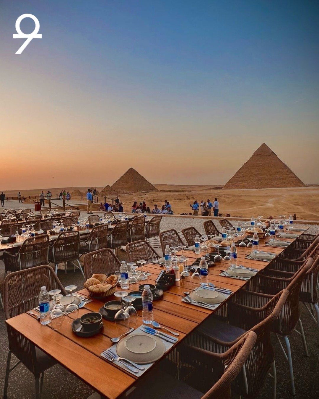 9 Pyramids Lounge, the best restaurant in Cairo with views of the pyramids