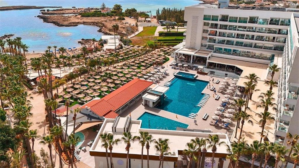 Cavo Maris Beach Hotel in Protaras