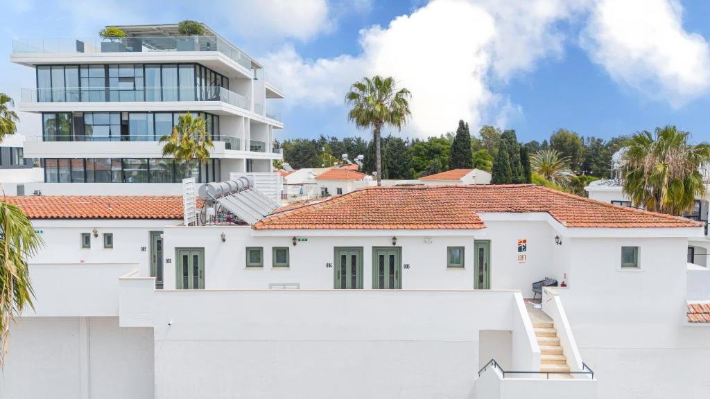Loft Centrale apartment in Paphos with modern interiors and family-friendly space