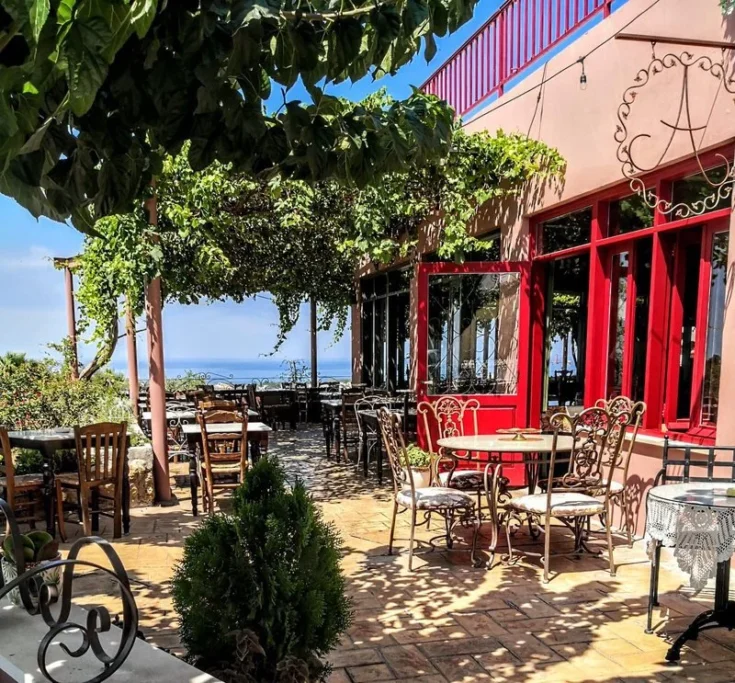 Agora Mezedopoleio restaurant in Paphos with sea-view family dining