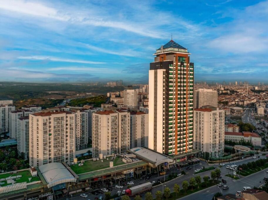 Radisson Residences Avrupa TEM Istanbul spacious apartment-style living area