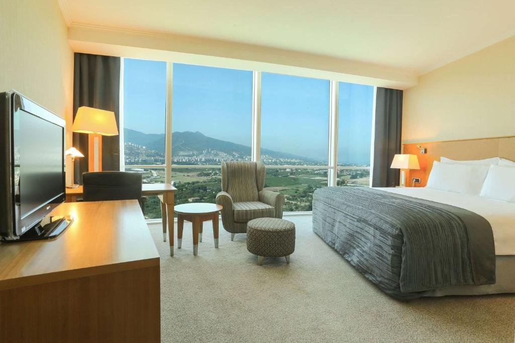 Luxury room at Wyndham Grand Izmir Ozdilek Thermal and Spa with sea view