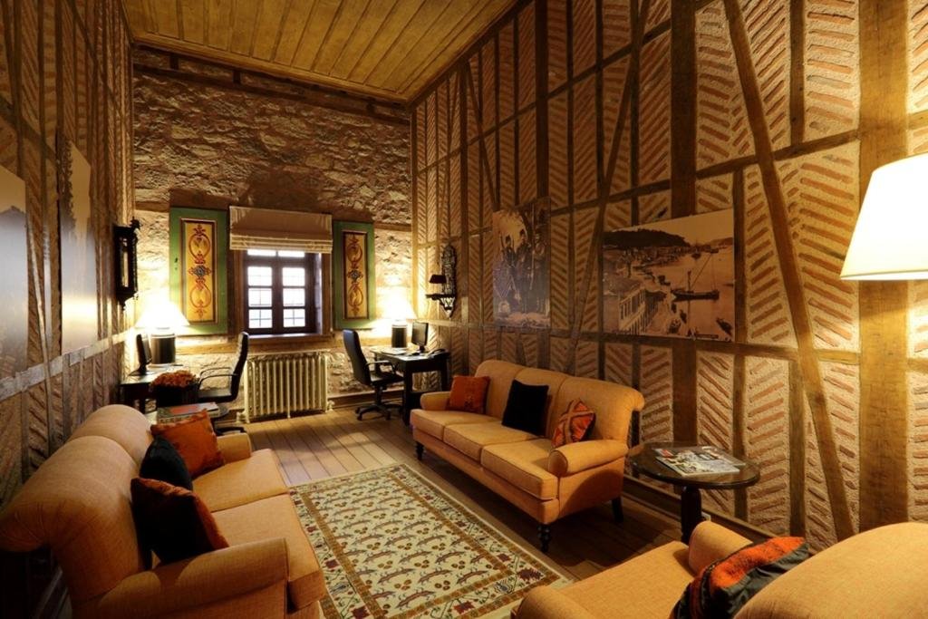 Divan Cukurhan
