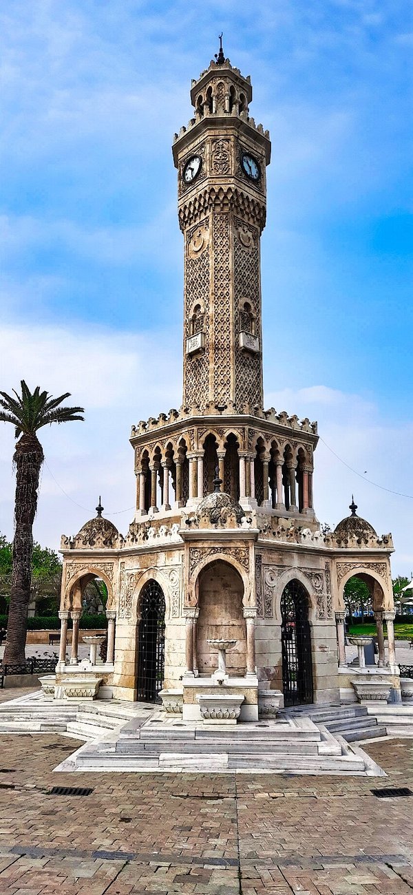 Izmir Clock Tower in Konak Square