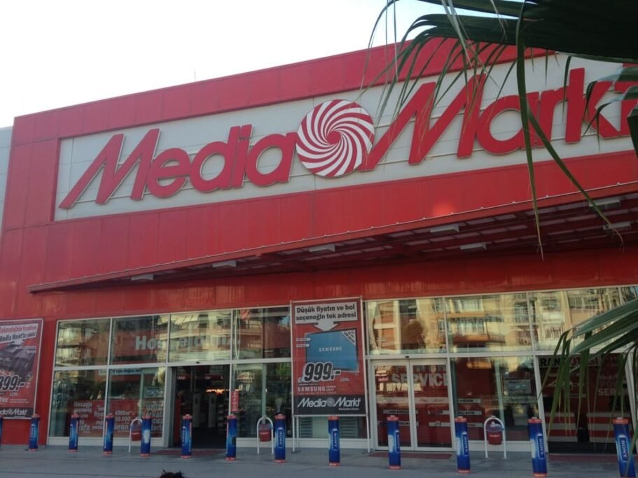 Media Markt electronics store in Balçova Izmir with a large modern storefront