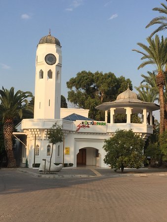 Kulturpark in Konak with green spaces and family attractions