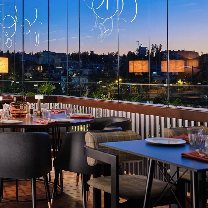 Naya Restaurant Lounge in Ankara with stylish dining area and city lights view