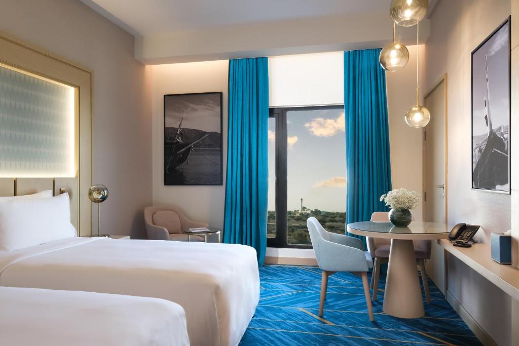 Maani Muscat Hotel and Suites 